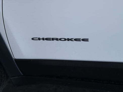 Used 2019 Jeep Cherokee Trailhawk w/ Cold Weather Group image 35