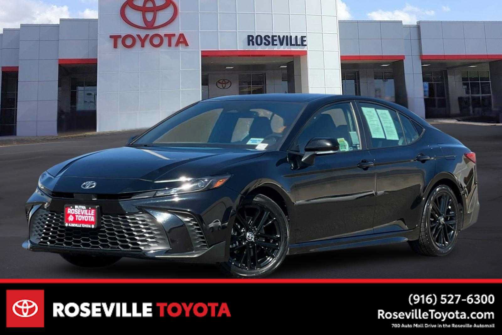 Certified 2025 Toyota Camry SE FWD image 1
