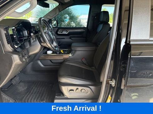 Used 2023 Chevrolet Silverado 1500 RST w/ Convenience Package II RWD image 2
