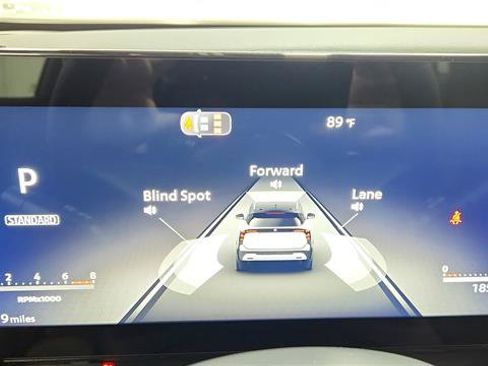 Certified 2026 Nissan Kicks SR FWD image 13