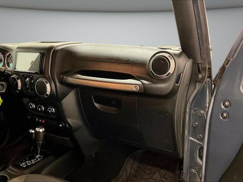 Used 2017 Jeep Wrangler Unlimited Sport w/ Quick Order Package 24S AWD/4WD image 26