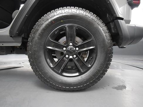Used 2019 Jeep Wrangler Unlimited Sport image 16