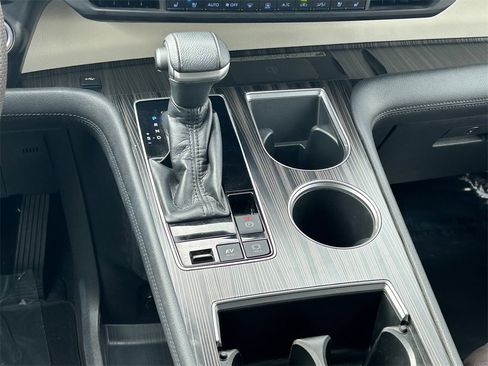 Used 2021 Toyota Sienna Platinum image 24