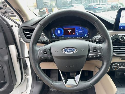 Used 2020 Ford Escape Titanium AWD/4WD image 18