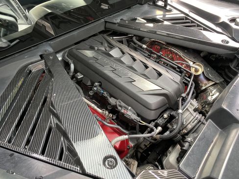 Used 2024 Chevrolet Corvette Stingray Preferred Cpe w/ Battery Protection Package RWD image 40