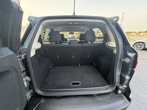 Used 2020 Ford EcoSport SE w/ SE Convenience Package FWD image 10