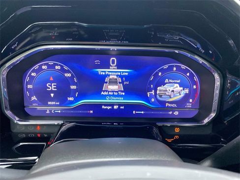 Used 2024 Chevrolet Silverado 2500 LTZ w/ LTZ Convenience Package image 17