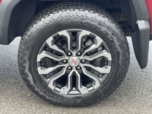 Used 2024 GMC Canyon Denali AWD/4WD image 11