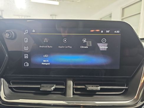 Certified 2025 Chevrolet Trax RS w/ Sunroof Package FWD image 26