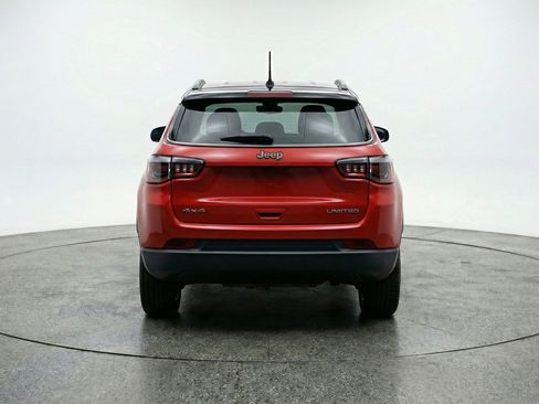 Used 2025 Jeep Compass Trailhawk AWD/4WD image 7