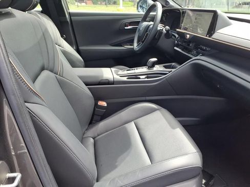Used 2023 Toyota Crown Platinum AWD/4WD image 21