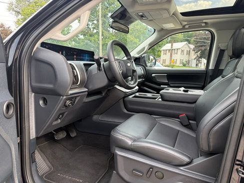 Used 2026 Ford Expedition Platinum w/ Driver's Package AWD/4WD image 33