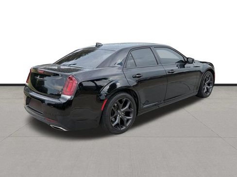 Used 2021 Chrysler 300 S RWD image 5