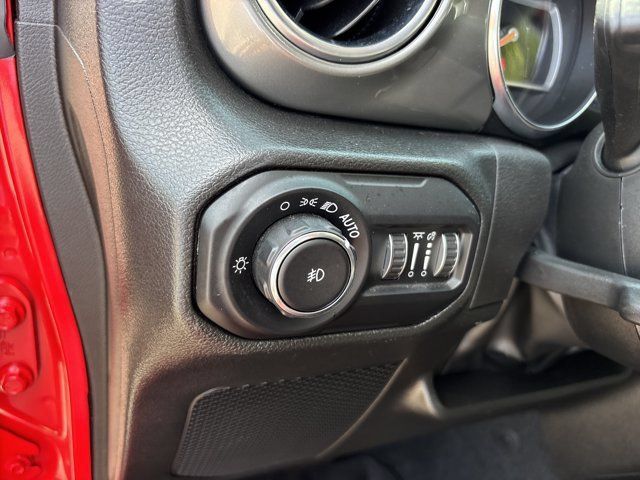 Used 2022 Jeep Wrangler Unlimited Sahara w/ Cold Weather Group AWD/4WD image 24
