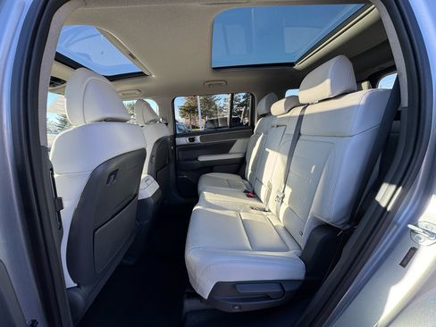 Used 2024 Hyundai Santa Fe Limited image 4