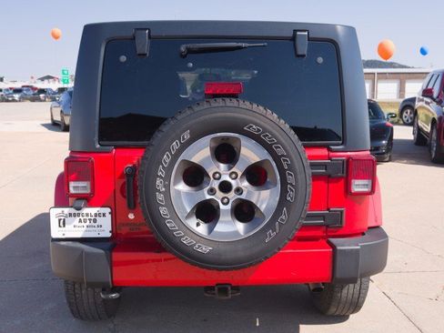 Used 2017 Jeep Wrangler Unlimited Sahara AWD/4WD image 4