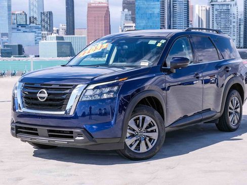 Used 2024 Nissan Pathfinder SV FWD image 1
