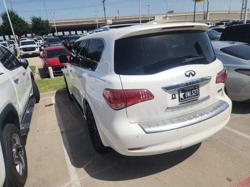 Used 2017 INFINITI QX80 2WD w/ Driver Assistance Package image 4