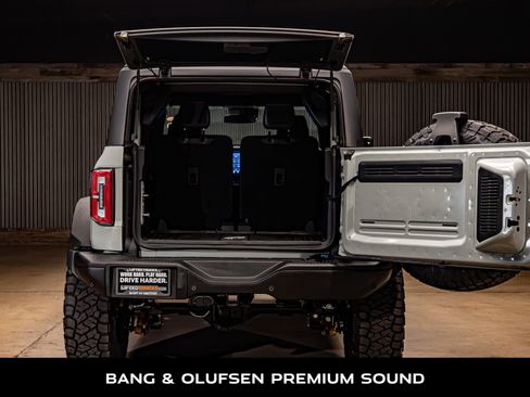 Used 2022 Ford Bronco Badlands image 9