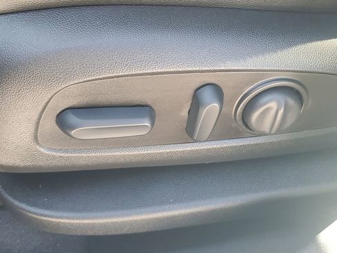 Used 2023 Chevrolet Equinox RS image 19