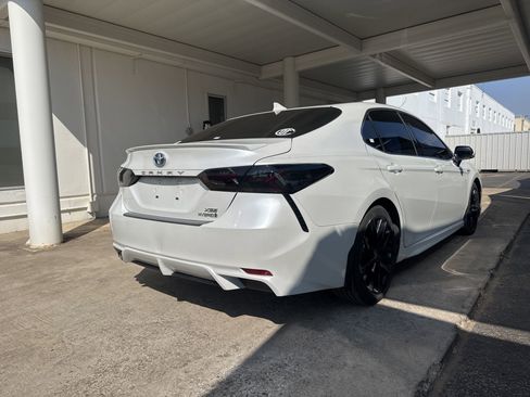 Used 2021 Toyota Camry XSE w/ Cold Weather Package image 5