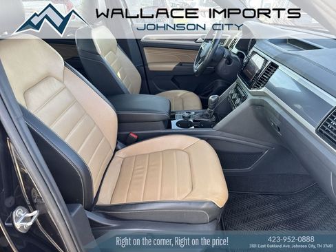 Certified 2022 Volkswagen Atlas Cross Sport SEL Premium R-Line AWD/4WD image 40