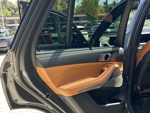 Used 2025 BMW X5 xDrive40i w/ Executive Package image 13