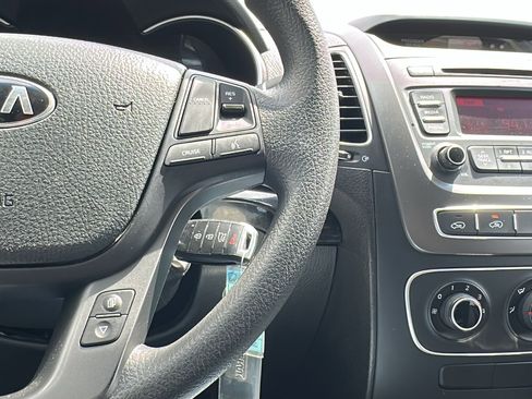 Used 2015 Kia Sorento LX image 16