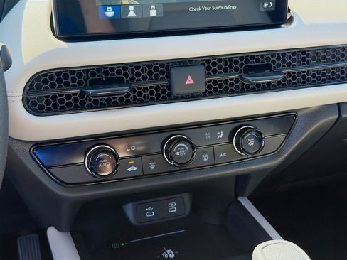 New 2026 Honda HR-V LX image 14