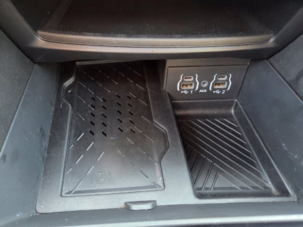 Used 2025 Chrysler Pacifica Limited FWD image 18
