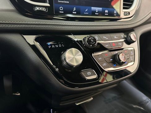 New 2026 Chrysler Pacifica Select w/ S Appearance Package FWD image 28