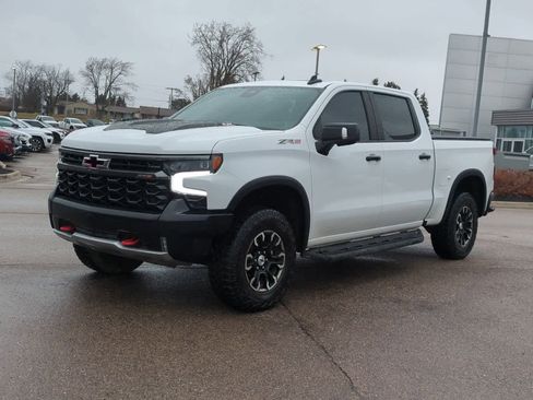 Used 2023 Chevrolet Silverado 1500 ZR2 w/ Technology Package image 4