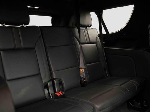 Used 2023 Chevrolet Suburban RST w/ Luxury Package AWD/4WD image 17