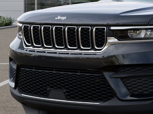 New 2026 Jeep Grand Cherokee Laredo AWD/4WD image 12