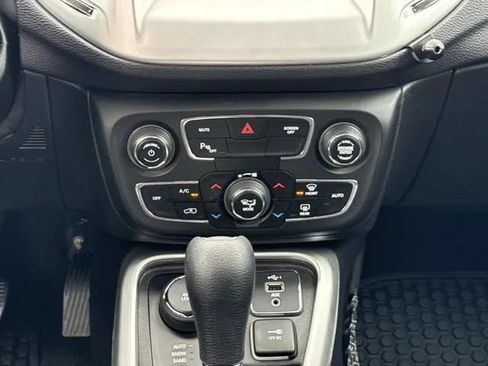 Used 2019 Jeep Compass Sport AWD/4WD image 17