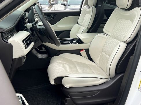 Used 2023 Lincoln Aviator Black Label image 16