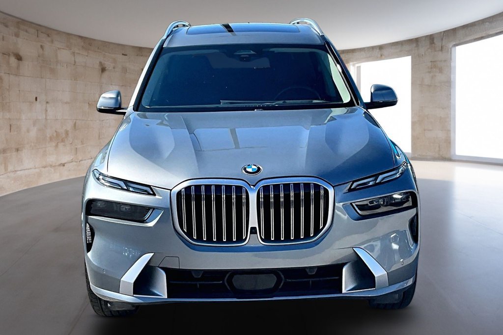 Used 2024 BMW X7 xDrive40i AWD/4WD image 4