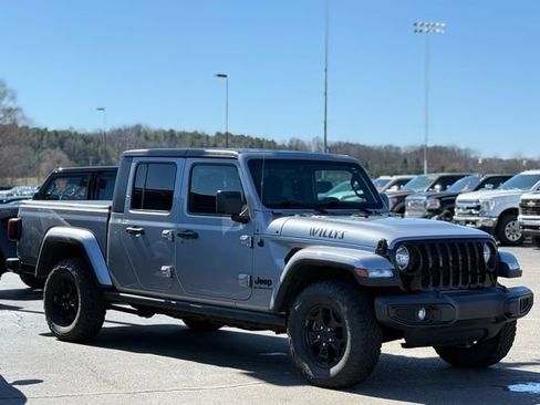 Used 2021 Jeep Gladiator Sport image 34