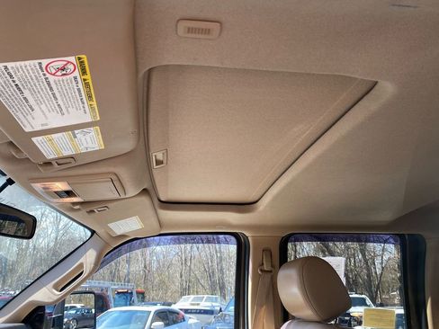 Used 2015 Ford F350 Lariat image 17