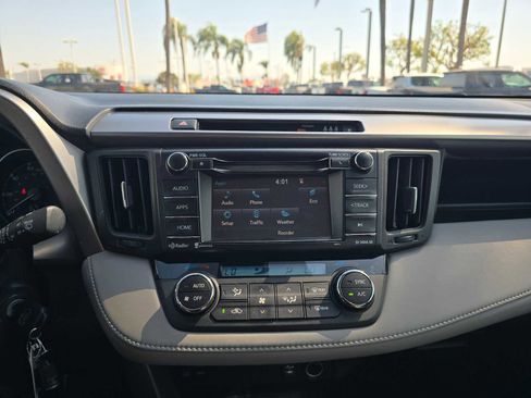 Used 2017 Toyota RAV4 XLE w/ Carpet Mat Package FWD image 28
