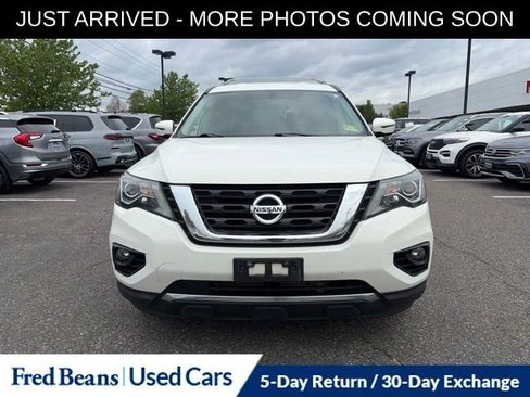 Used 2019 Nissan Pathfinder SV AWD/4WD image 2