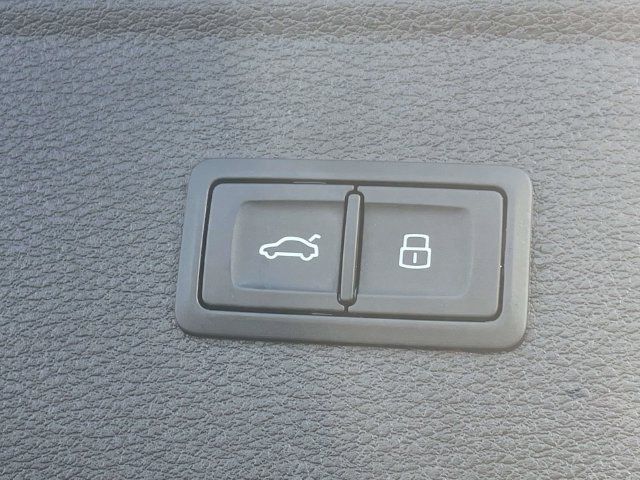 Used 2020 Audi Q5 2.0T Premium AWD/4WD image 11