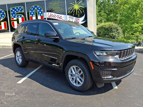 New 2026 Jeep Grand Cherokee Laredo X AWD/4WD image 2