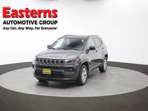 Used 2024 Jeep Compass Latitude AWD/4WD image 49