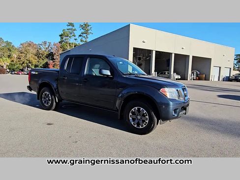 Used 2019 Nissan Frontier PRO-4X image 17