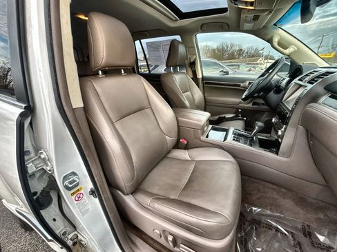 Used 2017 Lexus GX 460 AWD/4WD image 27
