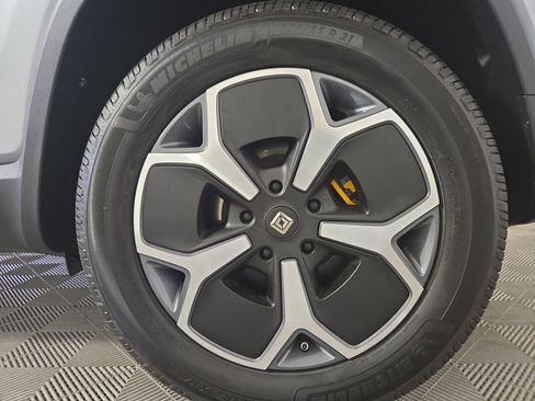 Used 2024 Rivian R1S Adventure AWD/4WD image 10