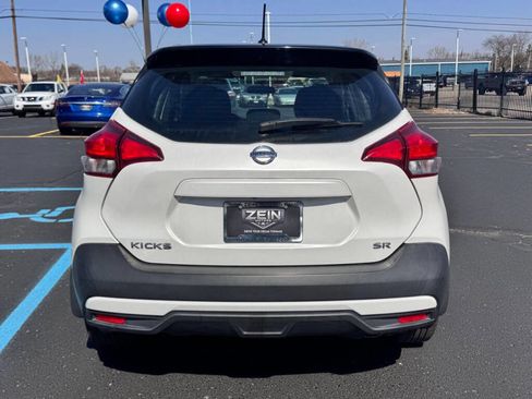 Used 2018 Nissan Kicks SR image 25