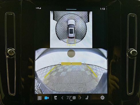 Used 2025 Volvo XC40 B5 Plus w/ Climate Package image 15