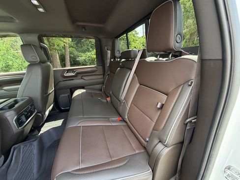Used 2024 GMC Sierra 3500 Denali w/ Denali Reserve Package AWD/4WD image 19